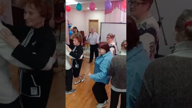 Букет из белых роз. Дуэт "Роман с Ольгой "
