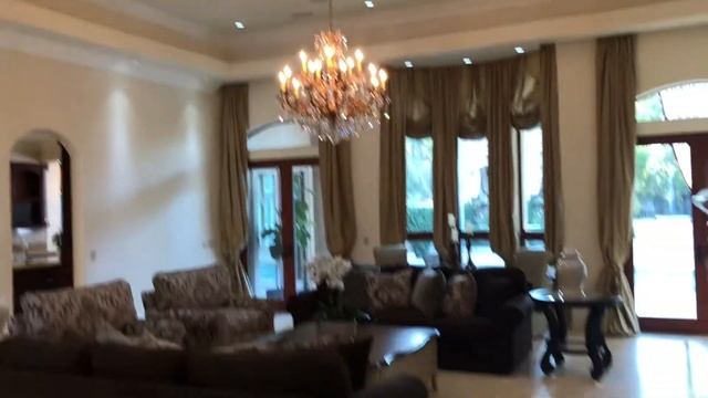 4555 Winnetka Avenue, Woodland Hills