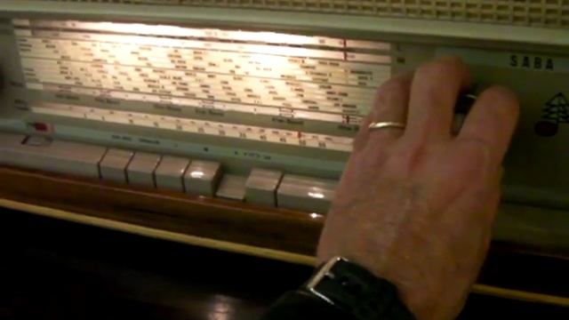 A FIFTY-YEAR OLD  WORLD RADIO RECEIVER