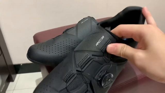 SEPATU SEPEDA ROADBIKE MURAH SHIMANO RC-3 ! HARGA CUMA 1 JUTAAN SUDAH FULL BOA ! WORTH IT KAH ?