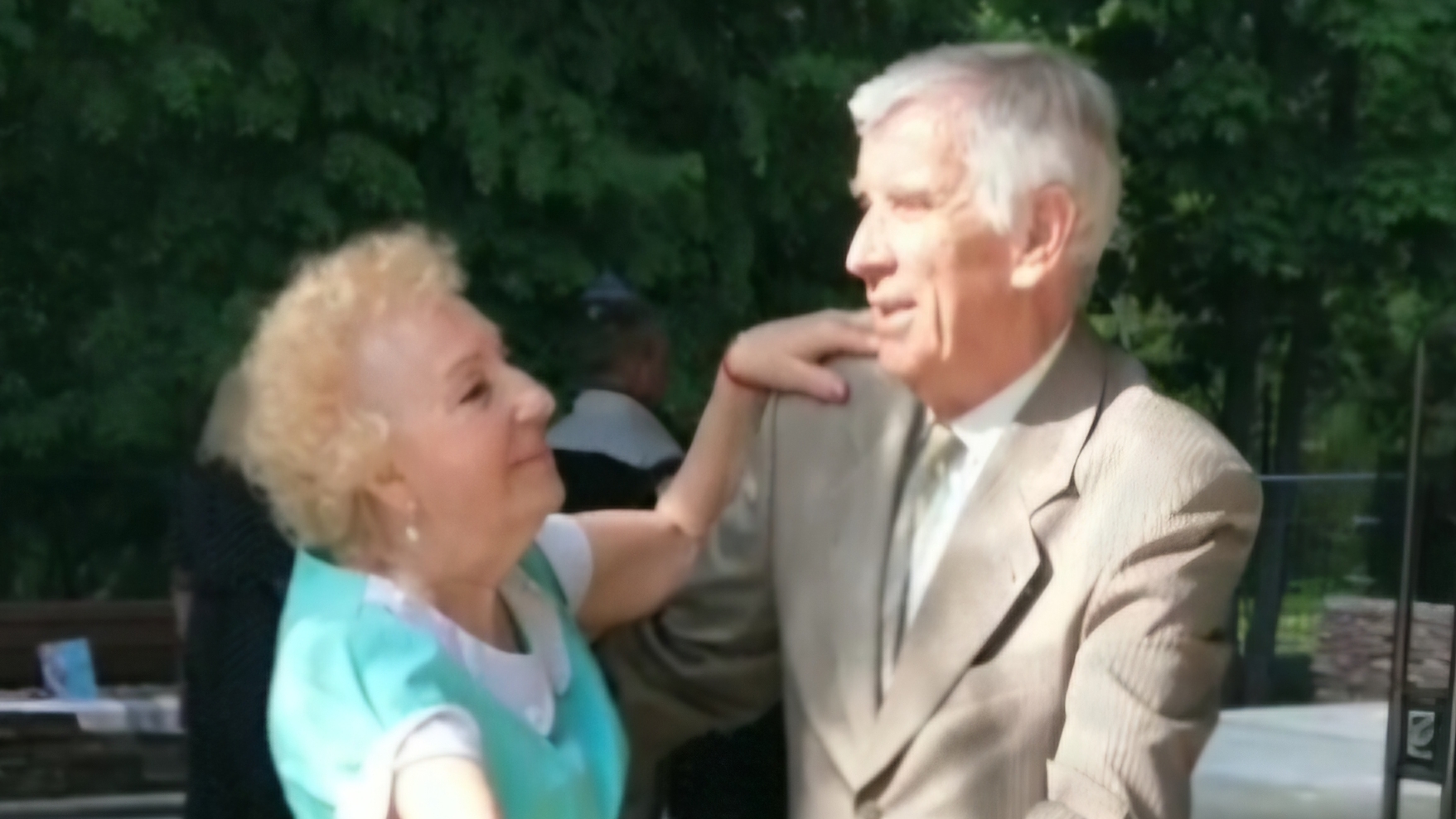 Любви все возраста покорны!