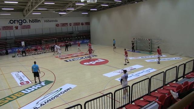 Kría-Valur U Grill 66