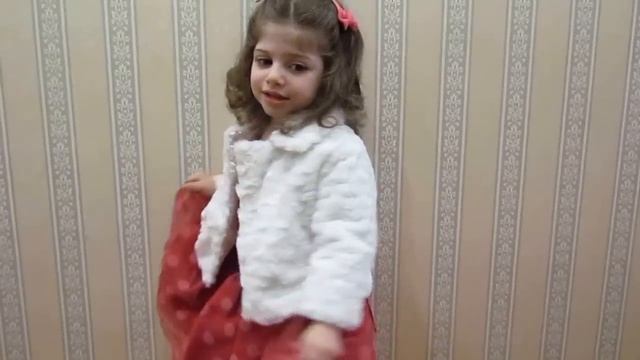 Раз ладошка, два ладошка.  Ванесса ( 2г.10м.)
