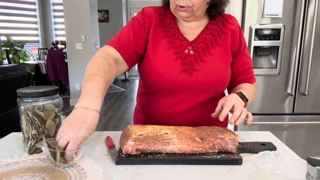 Секрет мʼяса запеченого - старий, простий і добрий рецепт. The meat is baked in the oven-old recipe