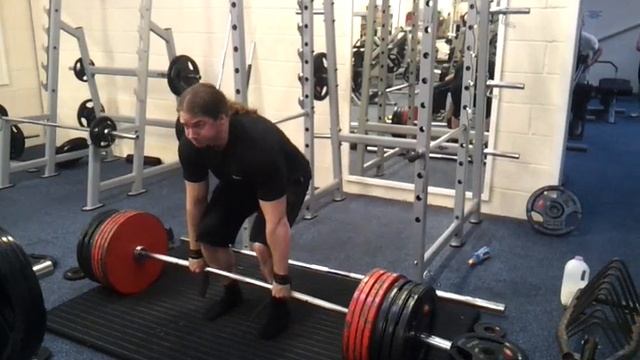 Tom Martin raw beltless deadlift pb 340kg / 750 lb