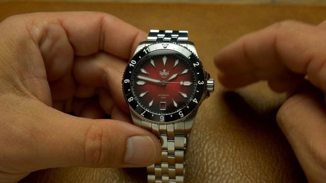 Phoibos Voyager - a gorgeous red dial diver on   a budget!! Unboxing and first impressions