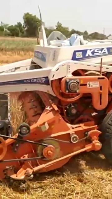 Mahindra arjun ultra 1 605 di performance on straw reaper short video/tractor #viralvideo #shorts