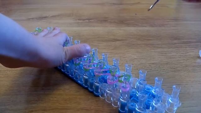 простой браслет из rainbow loom