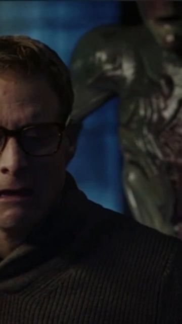 Resident Alien - S1E1 - Alien harry killing Human harry.!