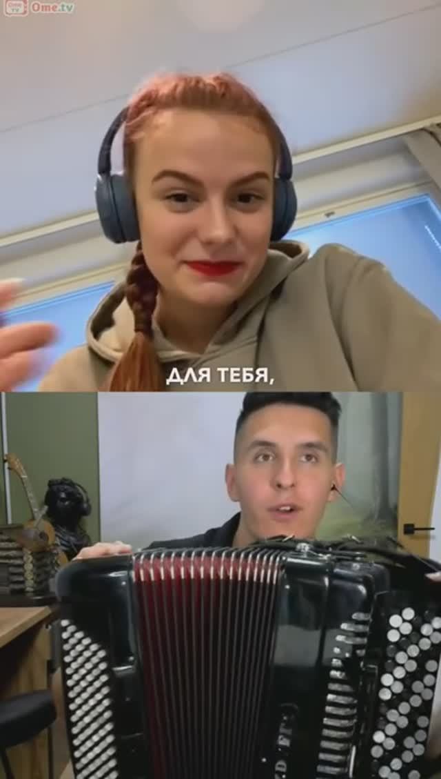 Девушка не ожидала такого 😁 Баянист зажигает