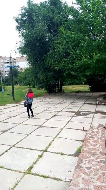 Заброшенный фонтан в Луганске.