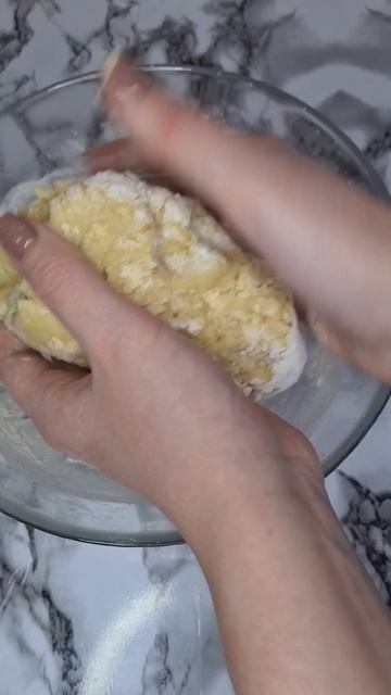 Сметанник с яблочной начинкой 🍏 #рецепты #выпечка #shorts #еда.mp4