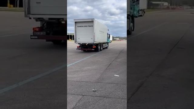 (грузовые машины без водителя ) Trak driver!?