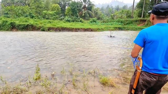 CUKUP MUDAH CARI IKAN DISAAT HUJAN DERAS.‼️ Amazing fishing nets