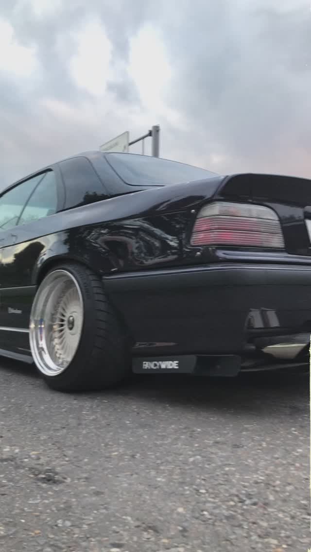 BMW e36 coupe STANCE