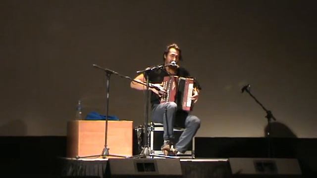 08.  Веселей