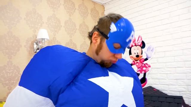 Sasha y Max intentan hacerse más altos y fuertes