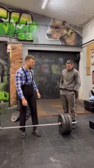 Поднял одной рукой 170 кг