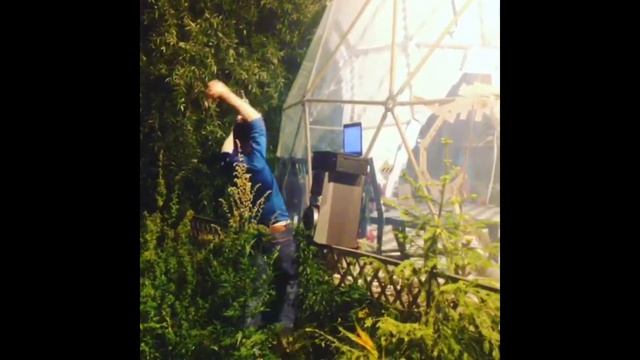 Miley Cyrus - We Can't Stop (Mikey Moscow Russian remake)