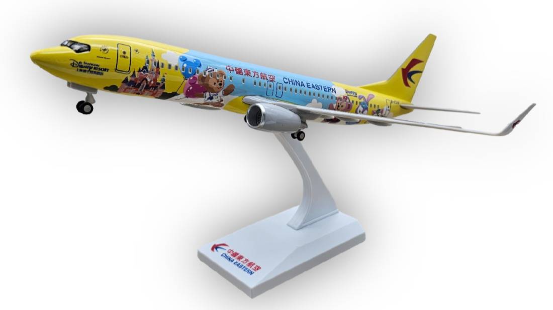 Модель самолета Boeing 737 China Eastern Airlines "Duffy and Friends" Disney длина 30 см