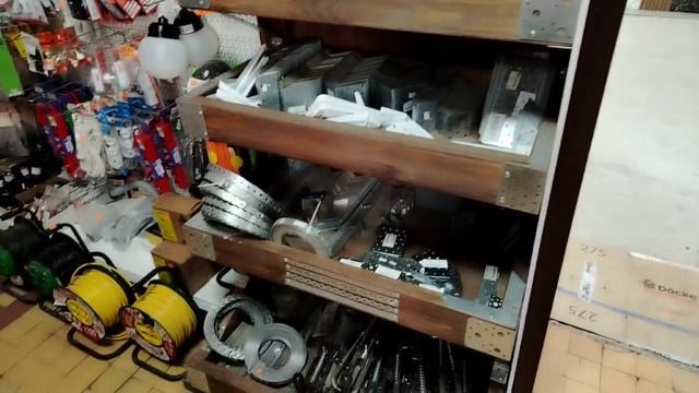 Прогулка по магазину "VECTOR"