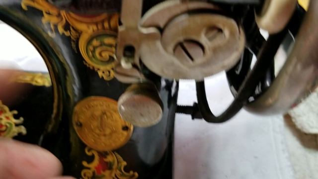 1924 Singer Model 128 Vibrating Shuttle Sewing Machine  A Lucky Find!