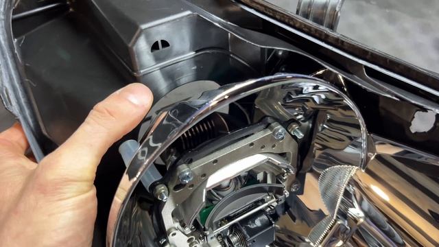 Toyota Verso - тюнинг фар, установка диодных линз Expression Drive