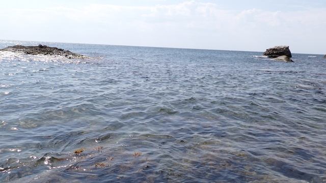 КРЫМ. Чистое море на диком пляже Акулья Бухта. Сентябрь 2024 год.