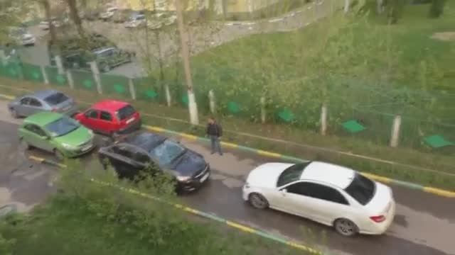 ДВЕ ОЧЕНЬ УПЕРТЫЕ ДЕВУШКИ