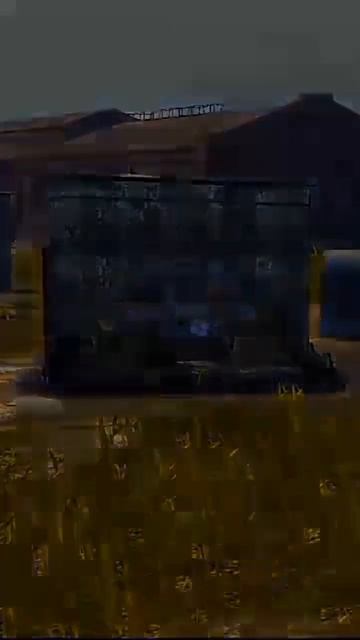 Человек стоит уже час