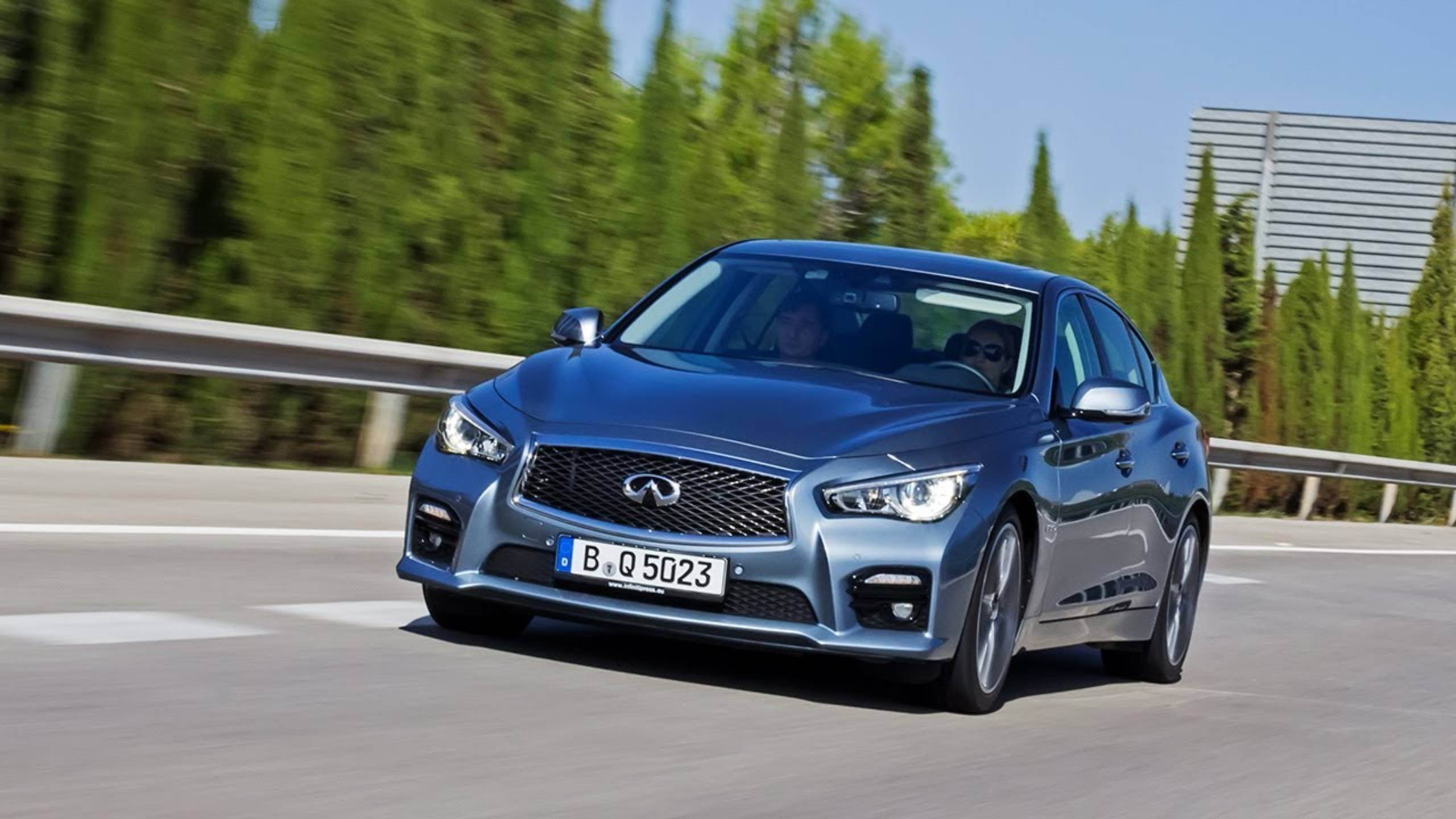 Infiniti Q50 2013 — За кадром