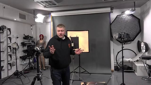 StrobiusTUTORIAL _ Предметная фотография_ бутылка на черном фоне, урок от Strobius