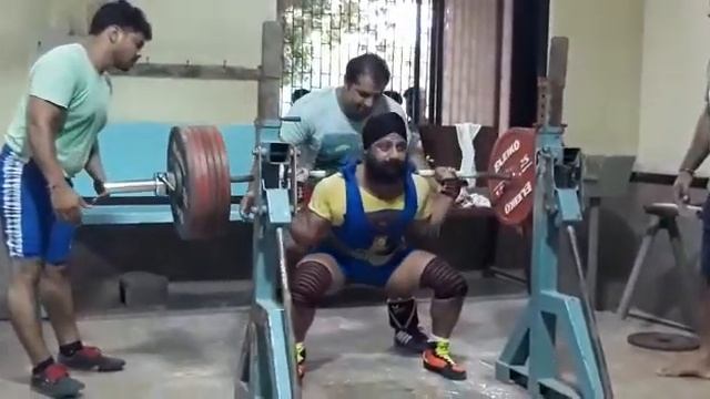 Jupinder Singh 320 kg squet