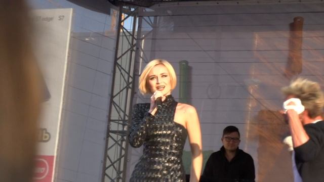 5.Полина Гагарина. Екатеринбург. 26.06.2016. Мега