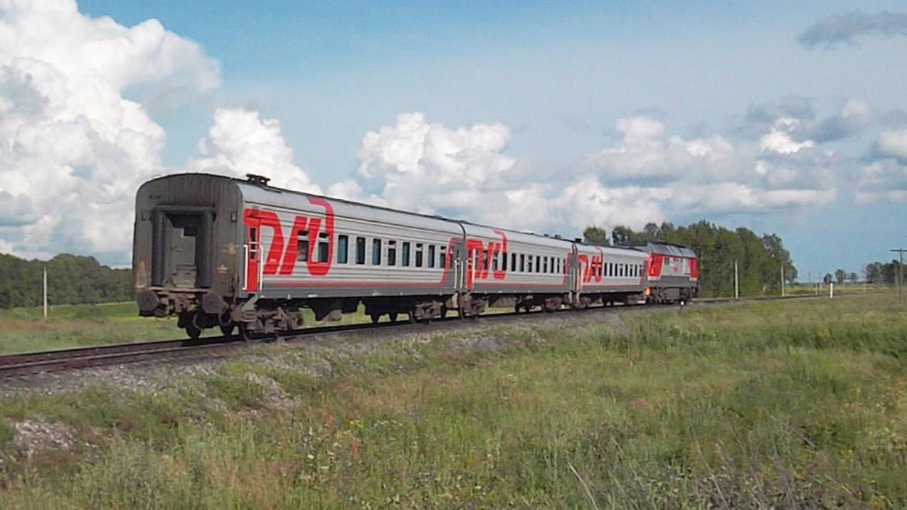 Тепловоз ТЭП70БС-255 с поездом "Восток"