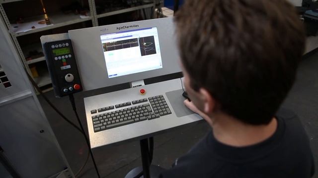 Trådgnist maskine hos Ejde Nielsens Værktøjsfabrik A/S