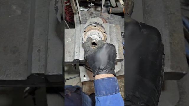 Water-cooled spindle 3,2 kWt, opening. Вскрытие шпинделя с водяным охлаждением 3,2 кВт.