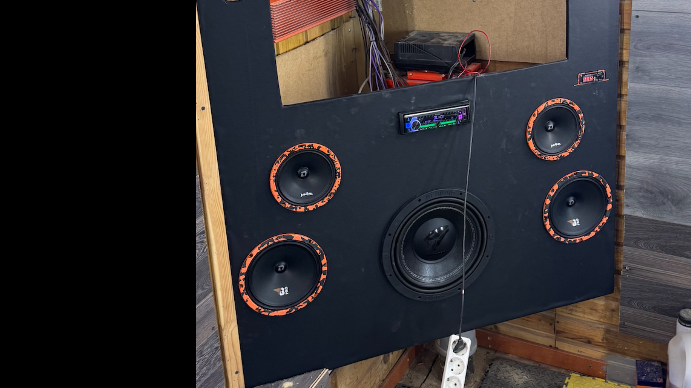 Звучание динамиков DL Audio Gryphon Pro 200 SE