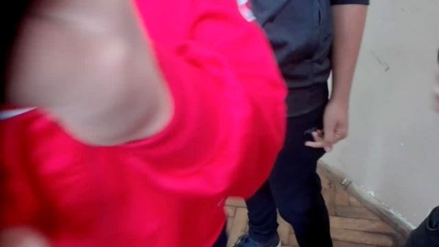 Трошим IPhone 6 в училище преди да почне часа