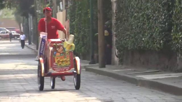 Mexico City. Hurdy-gurdy Coca-cola