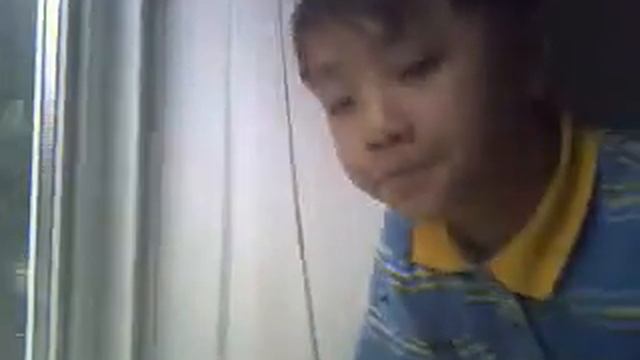 usin my new cool notebook by Apple!yes tat rocks lol but my bro hasMB