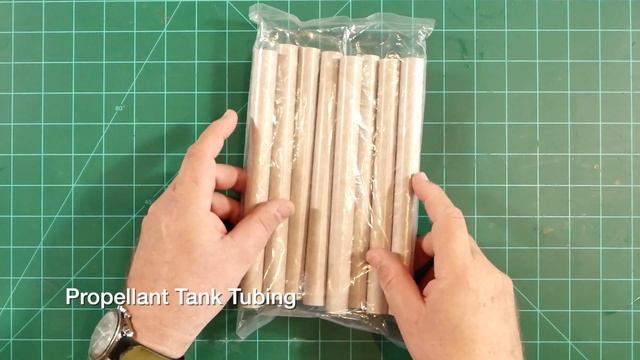 Estes 1/100 scale Saturn 1B Unboxing