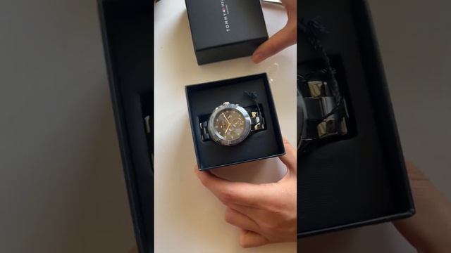 Распаковка часов Tommy hilfiger.    #часы #мода #unpacking #unboxing #watch #fashion