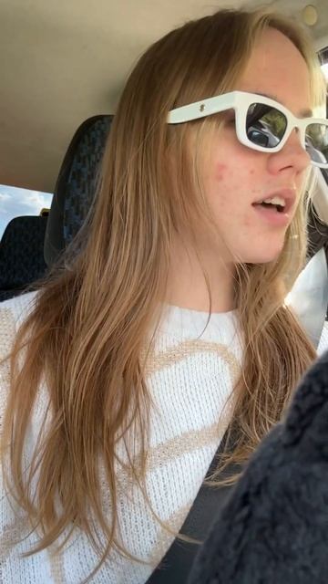 Даже если пути нет, я дам по газам.                                По любой дороге, но не по головам