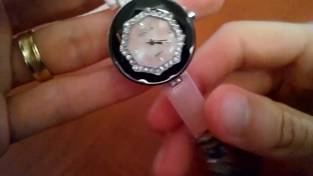 WeiQin 1042 Polygon Mirror Female Quartz Watch