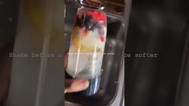 Don’t come at me I was bored. KOIOS blender review or someshih. Berry blast smoothie