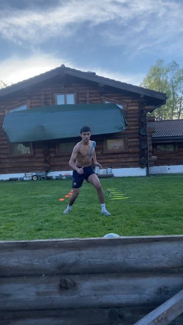 ЛУЧШАЯ Тренировка Для Футболистов!