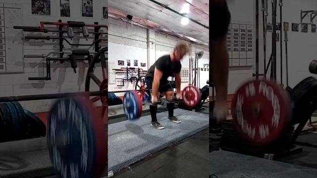 deadlift 175kg x10, 160kg 2x10,1x12 & larsen