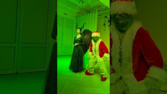 Новогодний утренник 25.12.2024 в 16.00 в Бэби клубе на Менделеева