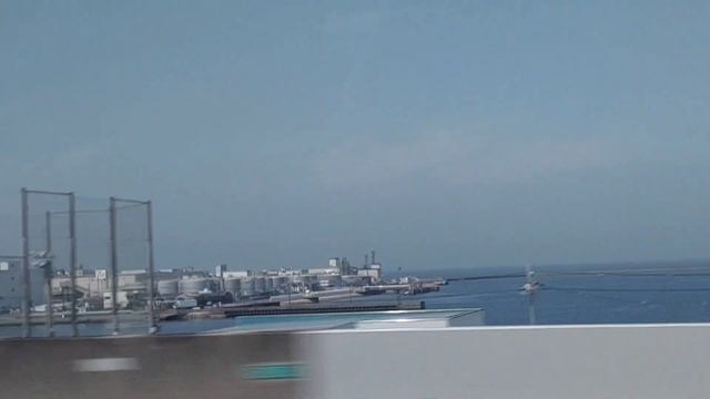 GRABE! KANSAI AIRPORT in the middle of the ocean | Express Way too long in the sea 🏄♀️🤽♀️ 👏